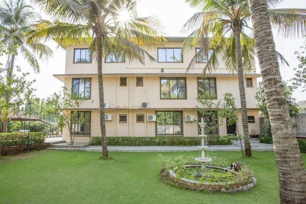 Фото Pushp Vatika Resort & Lawns