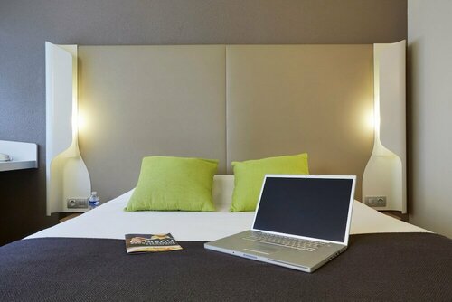 Гостиница Campanile Roissy - Saint Witz в Санлях