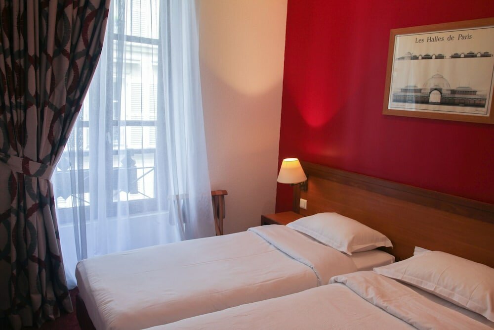 Фото La Dépendance