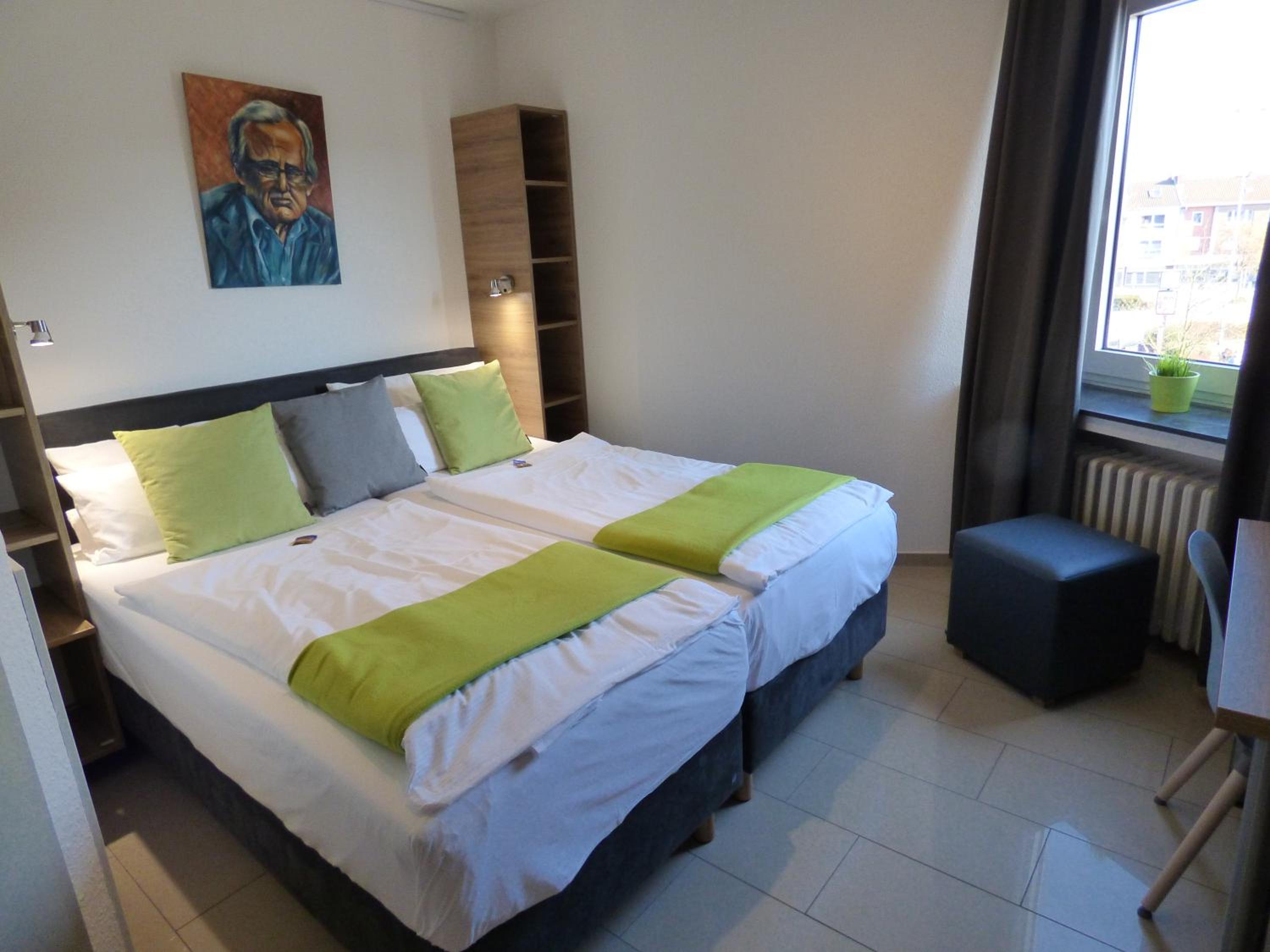 Фото Art Inn Hotel Dinslaken