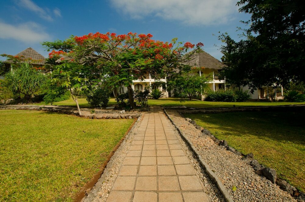 Фото Bluebay Beach Resort & SPA