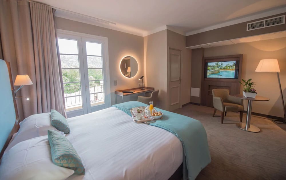 Фото Hotel Lou Castelet