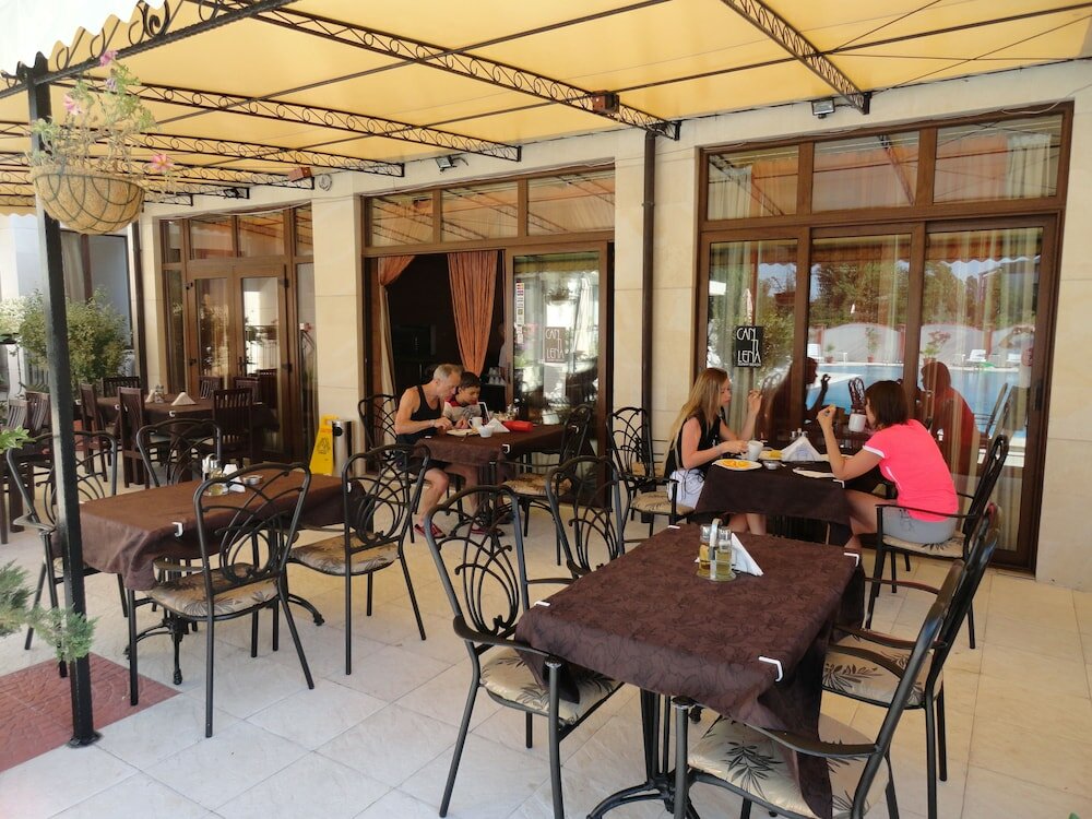 Фото отеля 3