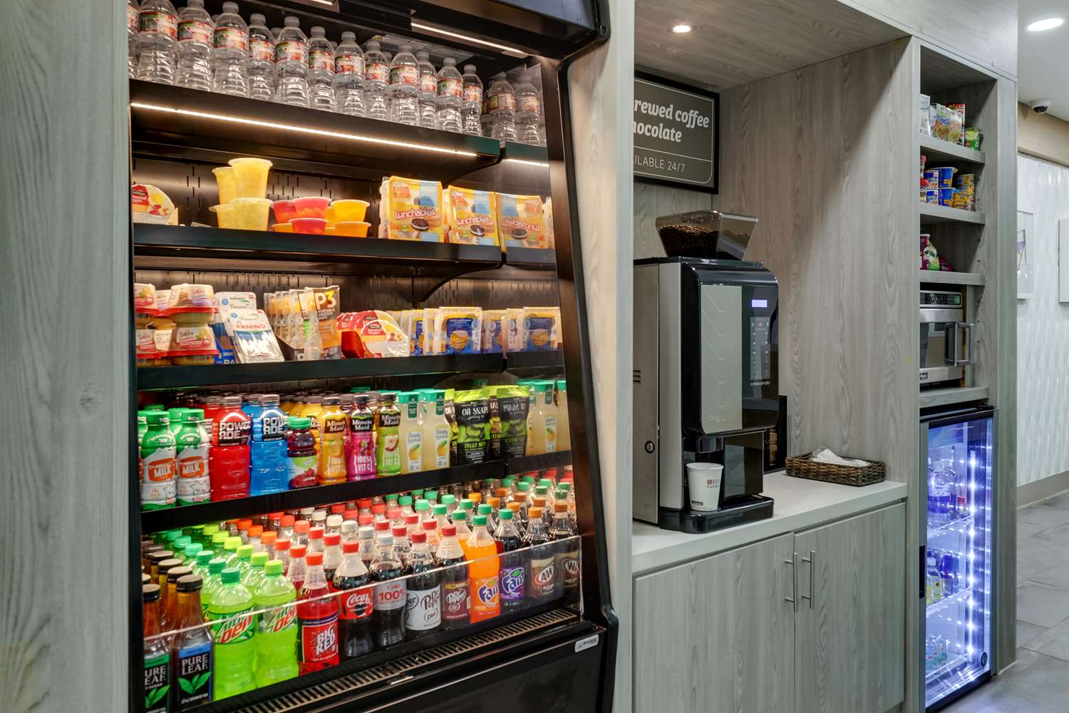 Фото Hilton Garden Inn Fort Worth Fossil Creek