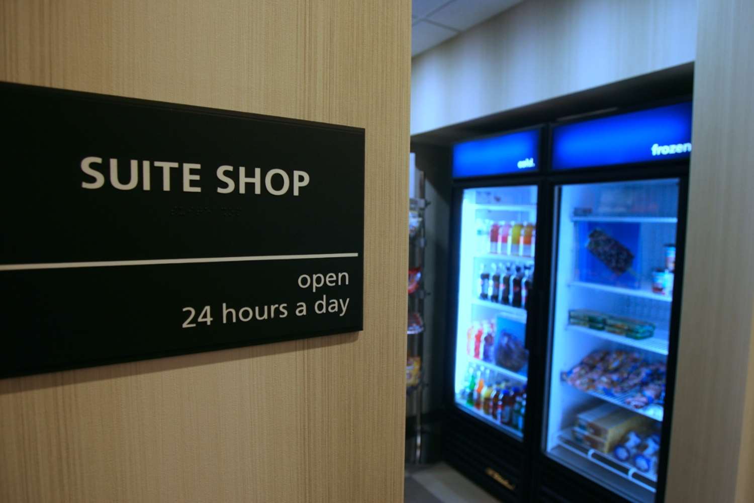 Фото Hampton Inn by Hilton Fort Saskatchewan