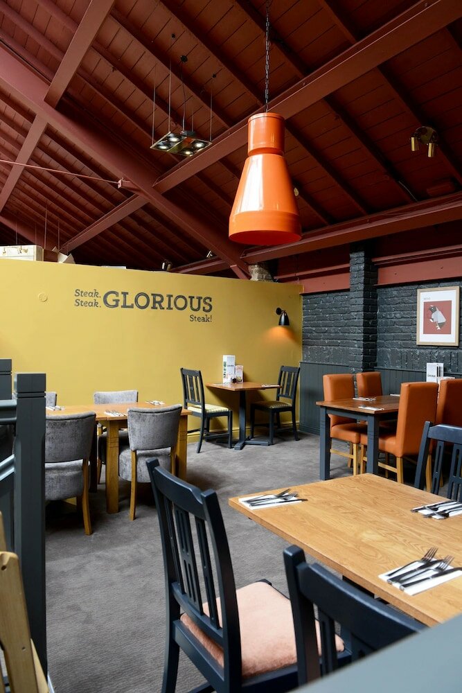 Фото Premier Inn Chessington hotel