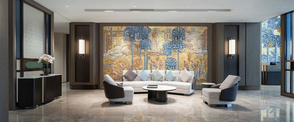 Фото Yuexiu Hotel Guangzhou, Curio Collection by Hilton