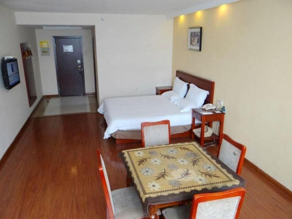 Фото GreenTree Inn Changzhou Chunqiuyancheng Express Hotel