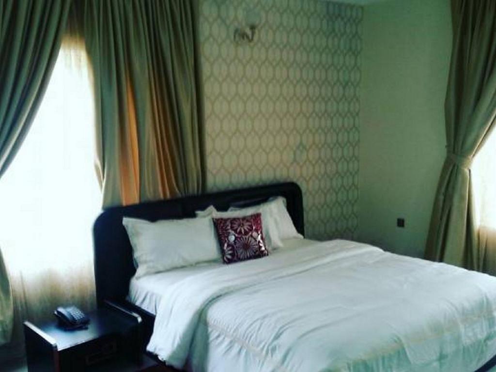 Фото Tenache Hotels