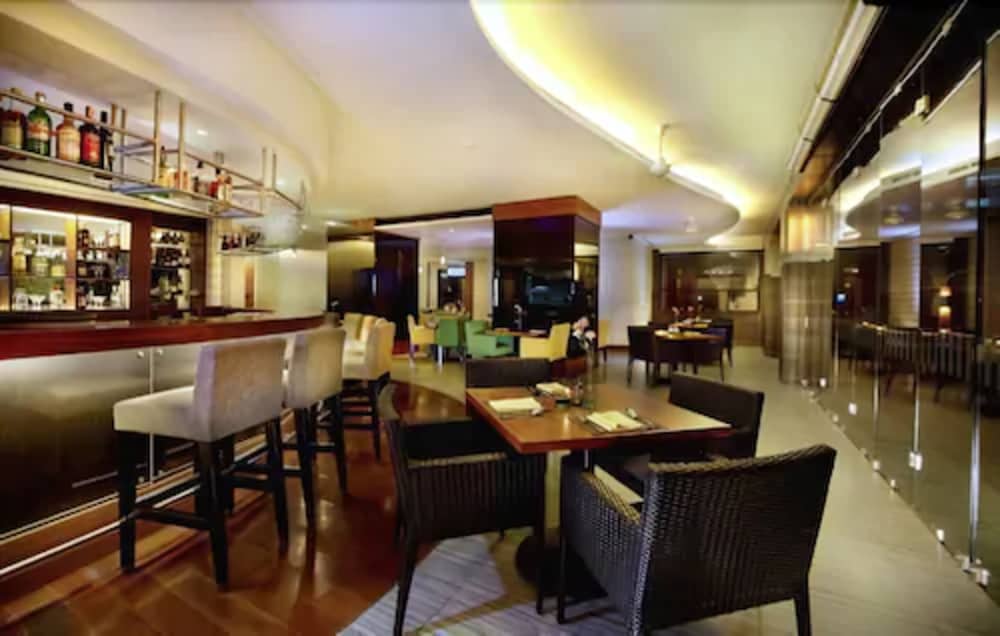 Фото Menara Peninsula Hotel Jakarta