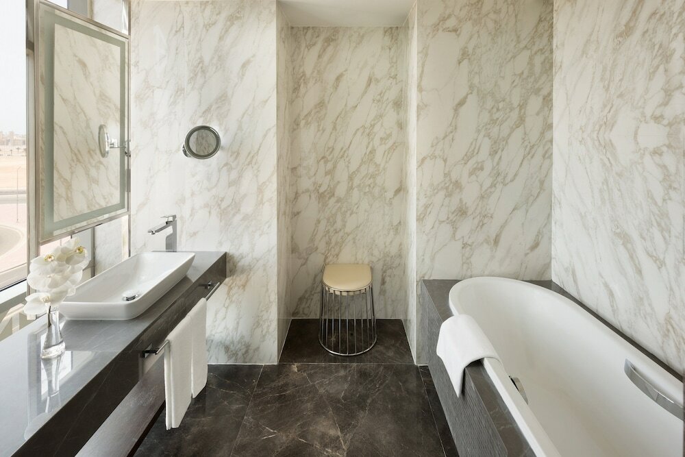 Фото Crowne Plaza Jeddah Al Salam