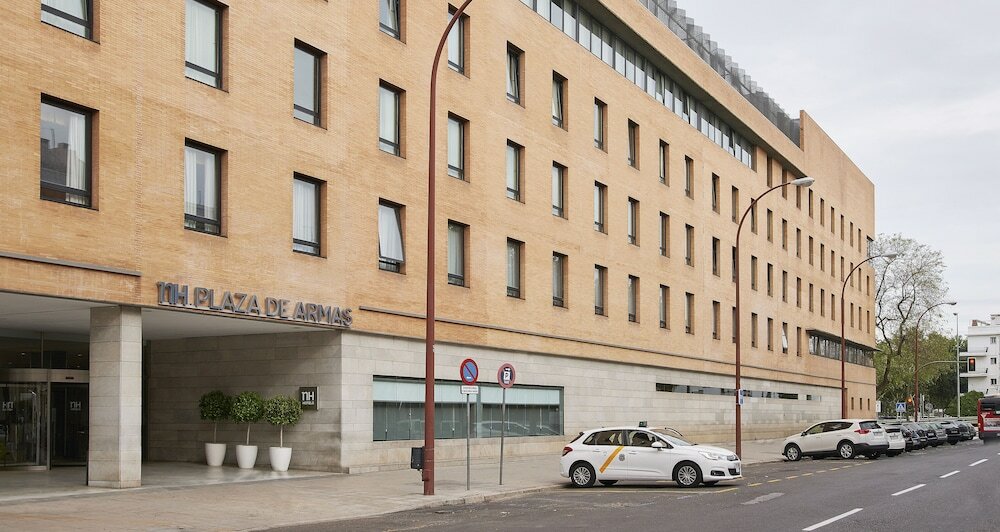 Фото NH Sevilla Plaza de Armas