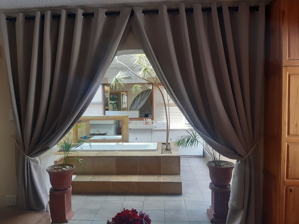 Фото Dolphin View Guesthouse