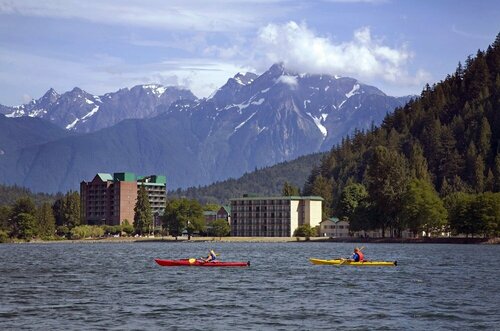 Гостиница Harrison Hot Springs Resort and SPA в Провинции Британская Колумбия