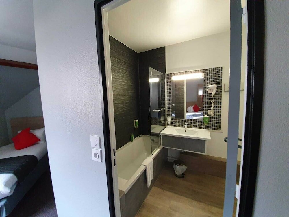 Фото Hotel Kyriad Saint Fargeau Ponthierry Apollonia