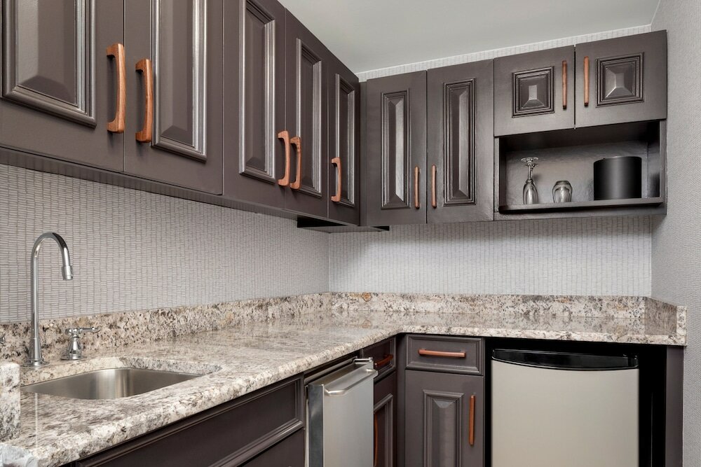 Фото The Madison Hotel