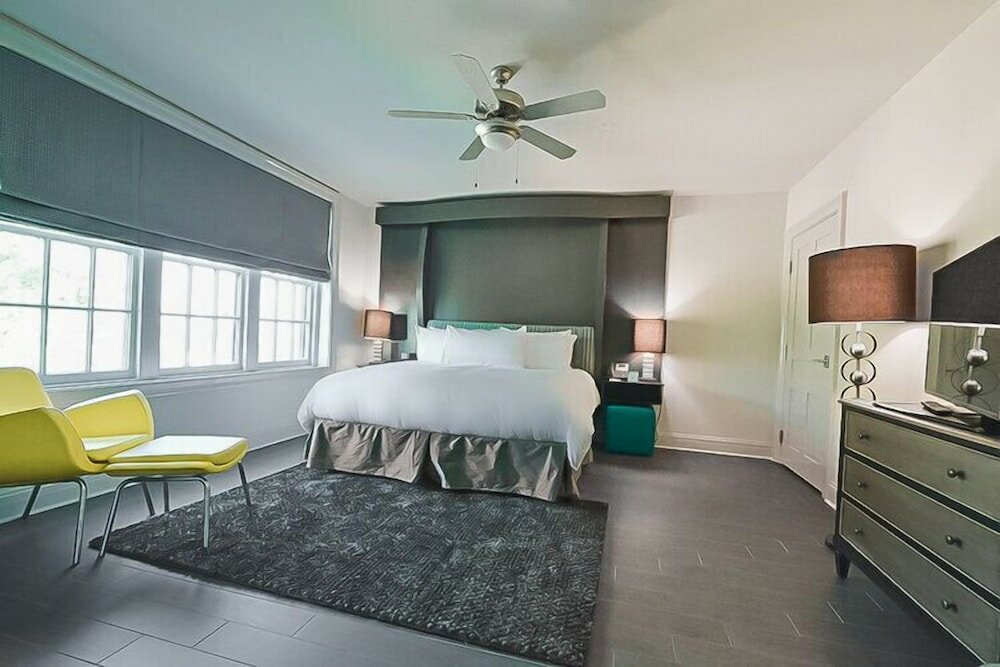 Фото White House Hotel