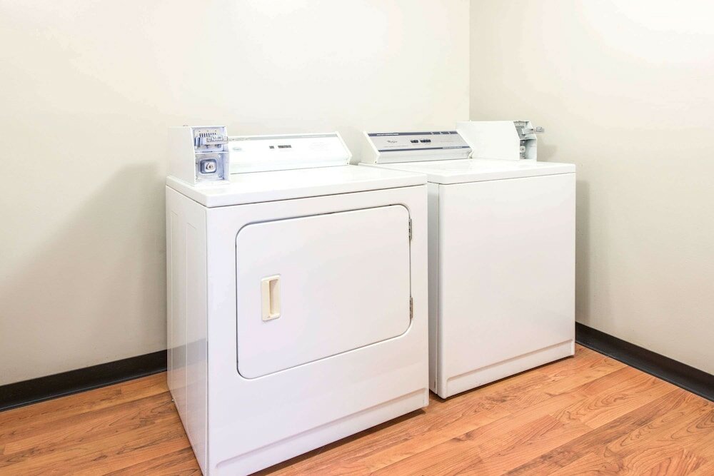 Фото Super 8 by Wyndham Pevely