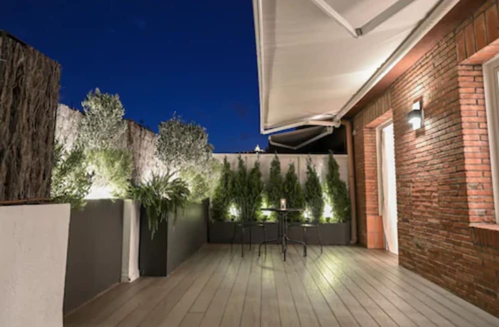 Фото Aparthotel Mariano Cubi Barcelona