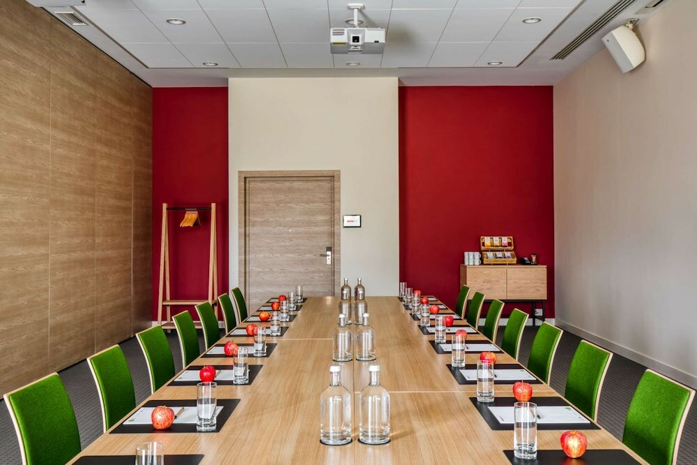 Фото IntercityHotel Zurich Airport