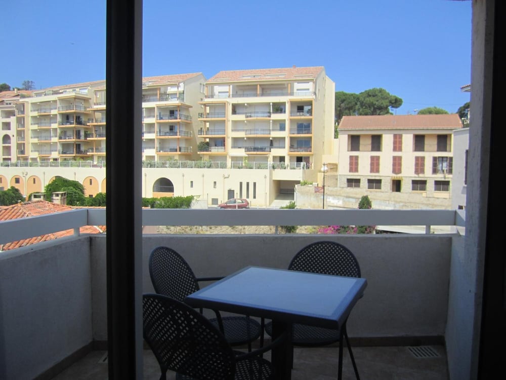 Фото Hotel le Rocher