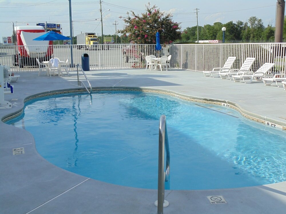 Фото Days Inn by Wyndham Adel I 75