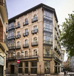 Гостиница Catalonia El Pilar