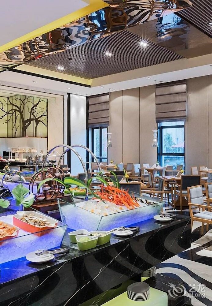 Фото Nanjing Wanda Realm Hotel