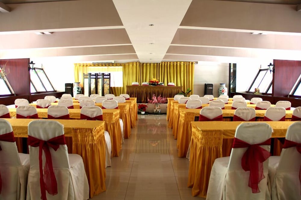 Фото New Grand Park Hotel