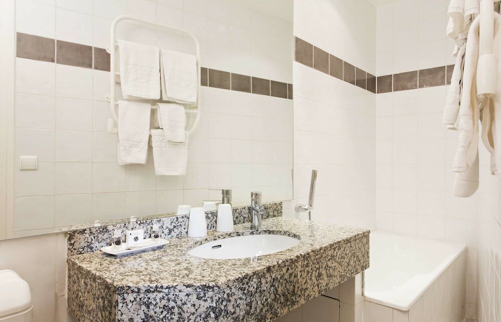 Фото Hotel Des Ducs D'Anjou