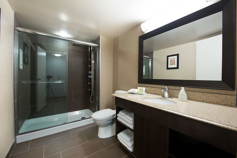 Фото Victoria Inn Hotel & Convention Centre Brandon