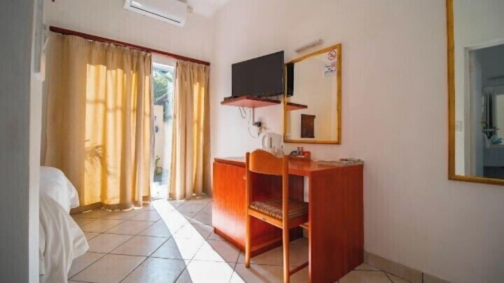 Фото Broadway Guesthouse