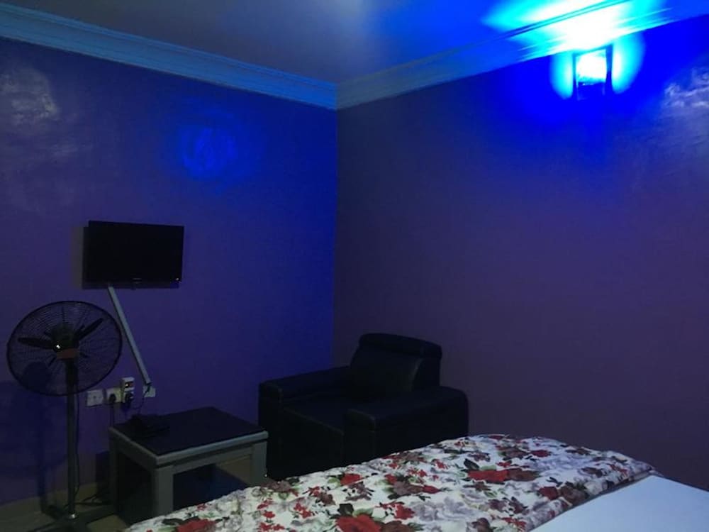 Фото Marble Hill Hotel