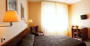 Hotel Plaza (Sicily, Palermo, Monreale, Via Aquino, 46), hotel