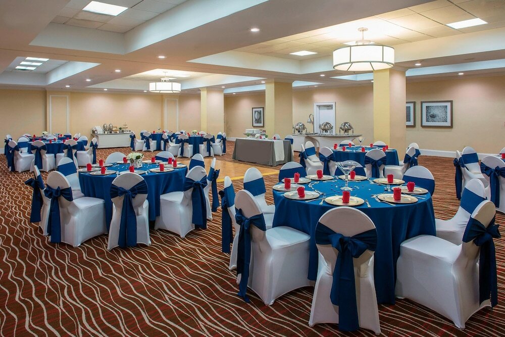 Фото Four Points by Sheraton Suites Tampa Airport Westshore