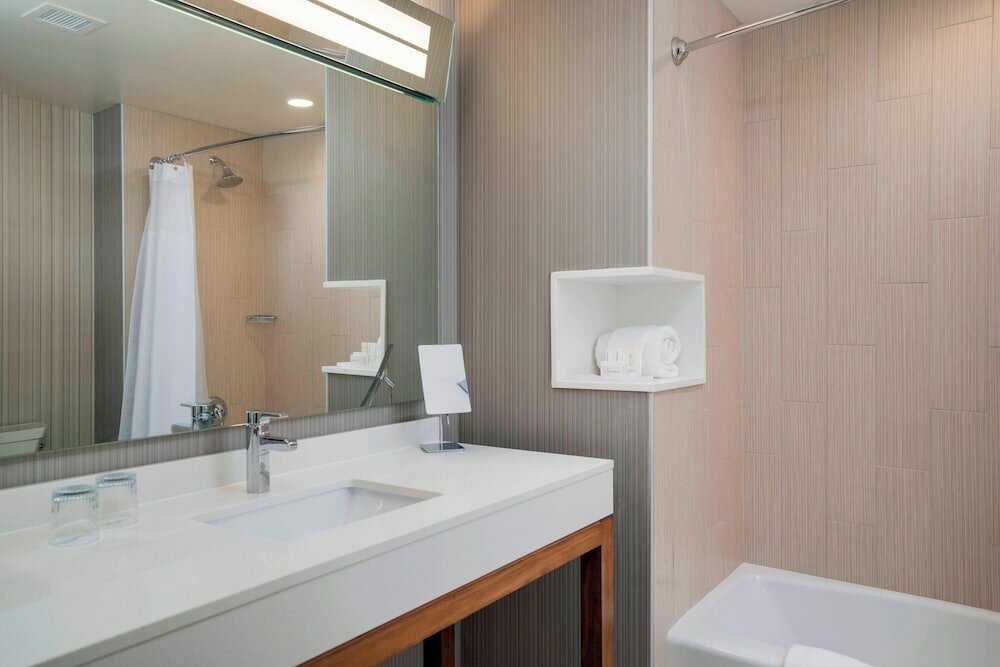 Фото Courtyard by Marriott Niagara Falls USA