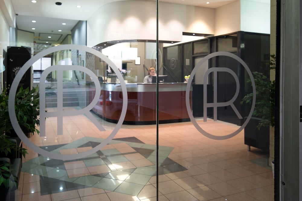 Фото Adelaide Riviera Hotel