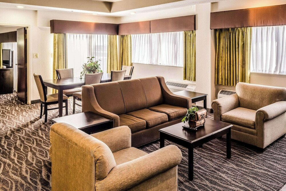 Фото Comfort Inn Downtown Charleston