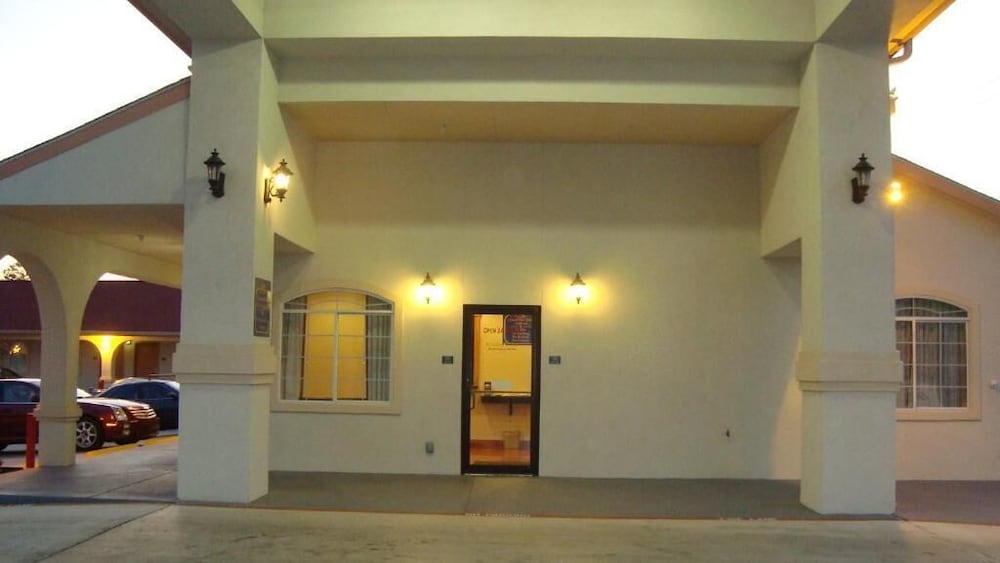 Фото Winnquest Inn Near Ft. Sam Houston