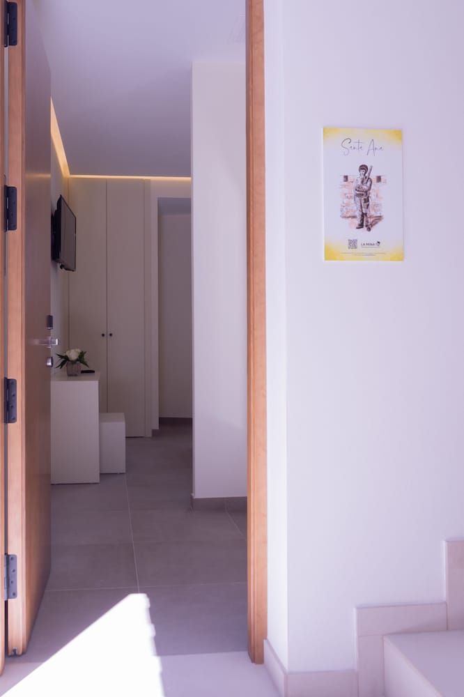 Фото Hostal La Mina