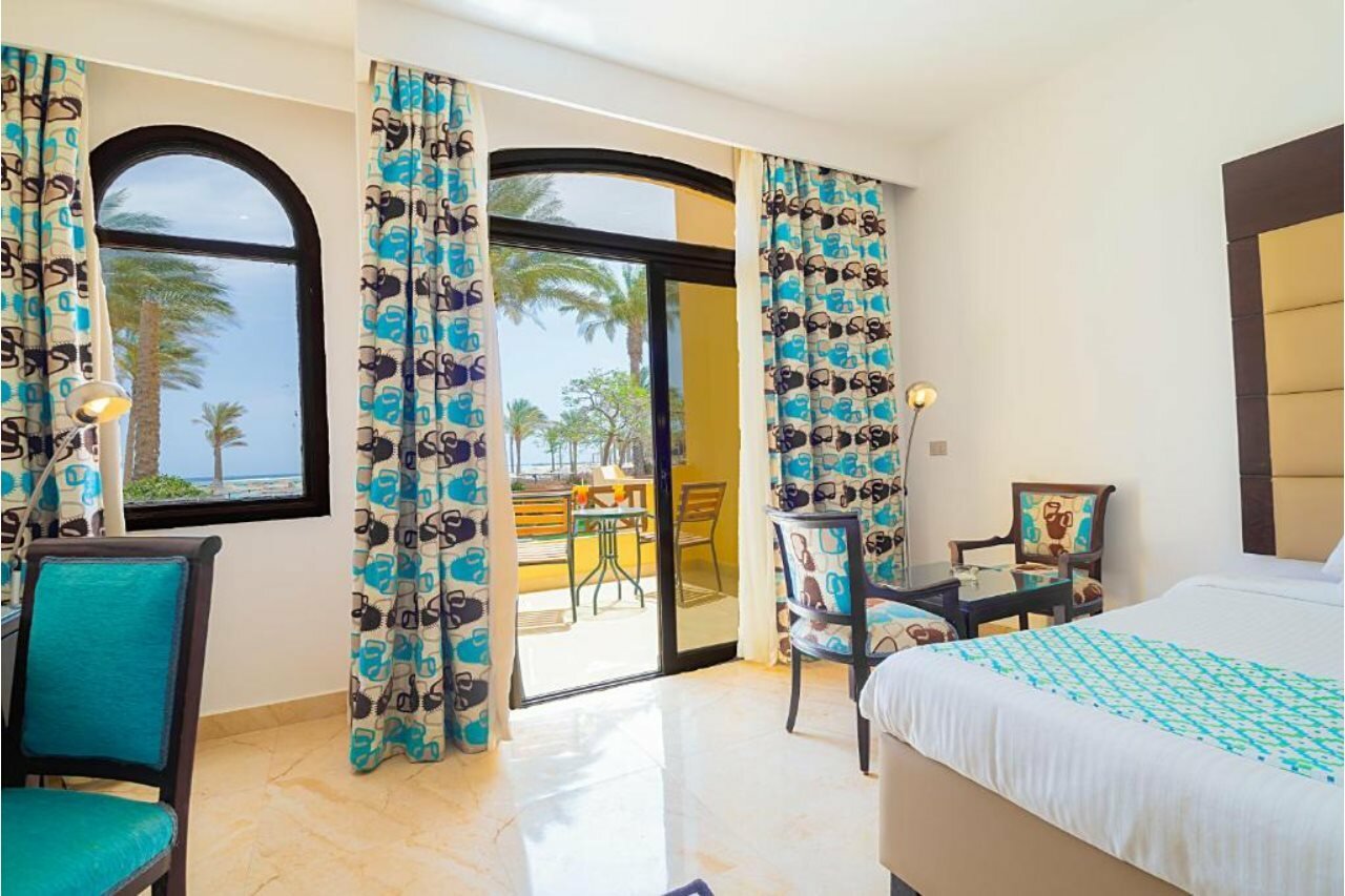 Фото Blend Elphistone Resort