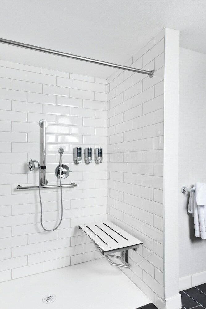 Фото Four Points by Sheraton Ventura Harbor Resort