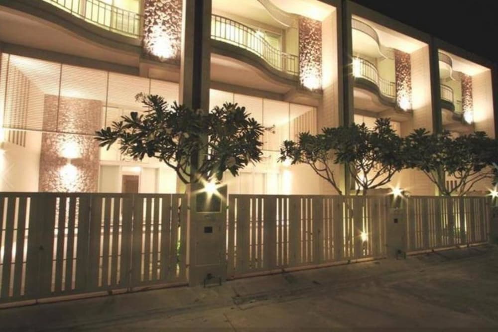 Фото Baan Sea Talay Service Apartment