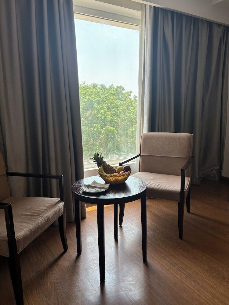 Фото Triguna Clarks Inn