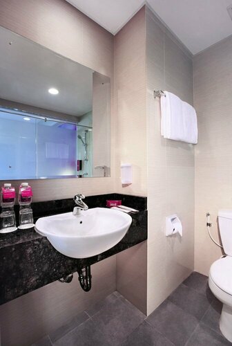 Гостиница Favehotel Zainul Arifin в Джакарте