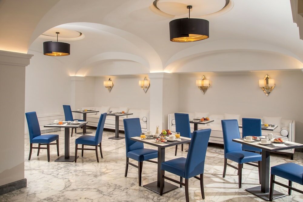 Фото Hotel Shangri-La Roma