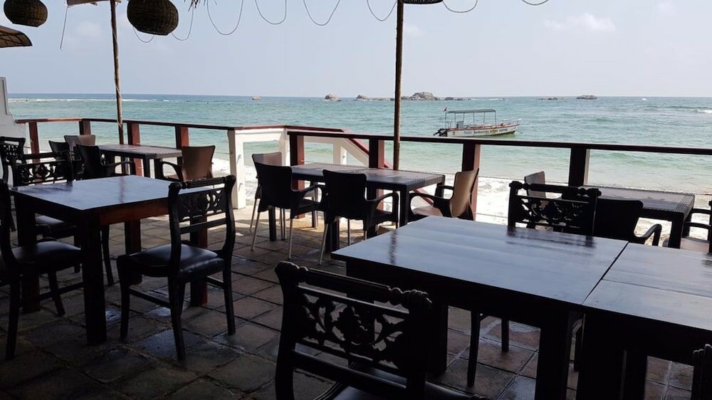 Фото Coral Seas Beach Hikkaduwa