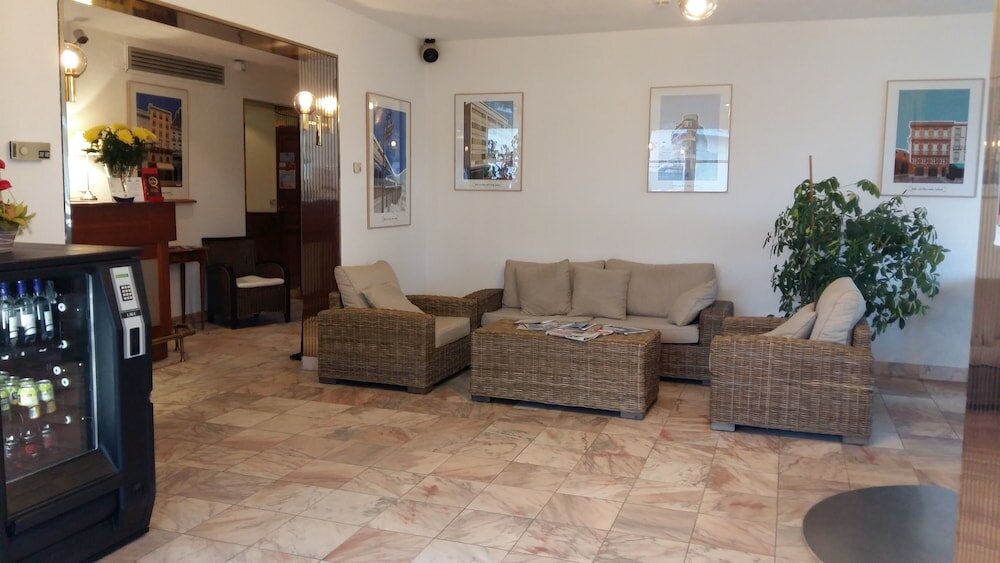 Фото Hotel Le Dauphin