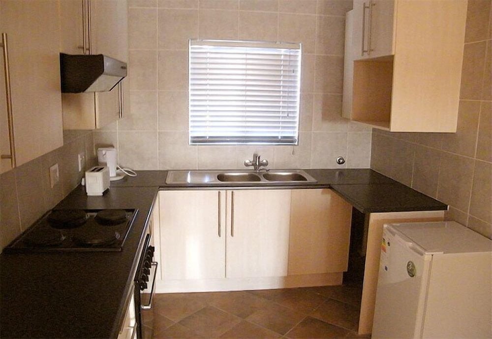 Фото Airport Lodge Guest House