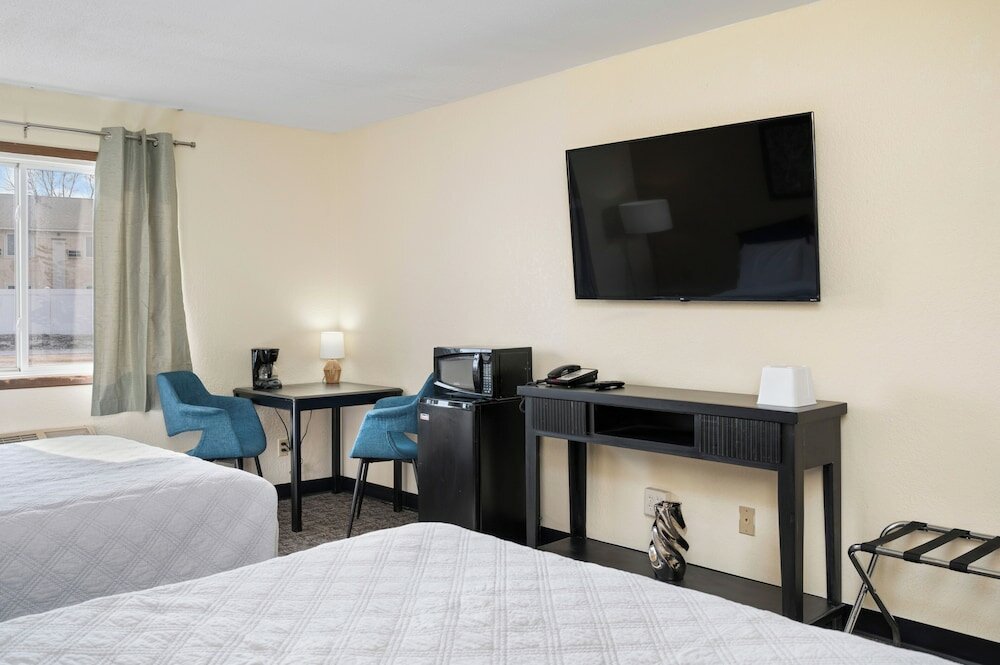 Фото Americas Best Value Inn Grand Forks